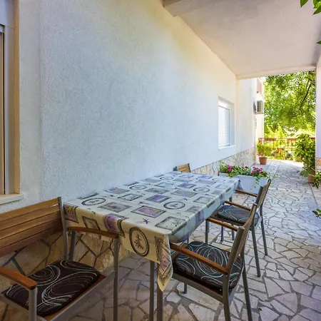 Tustonjic Mali - Hr-10793-01 By Interhome